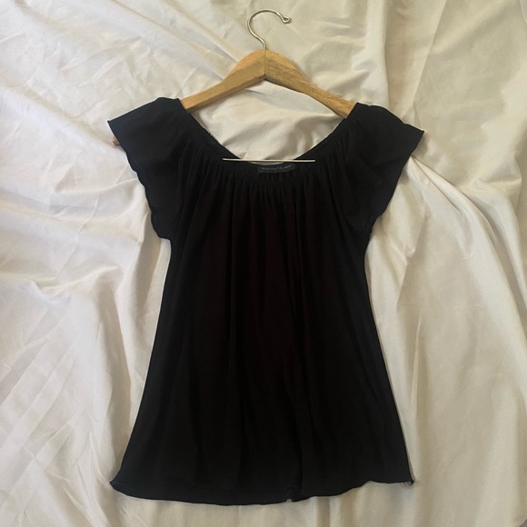 AMERICAN CITY WEAR COLD SHOULDER BLACK TOP - Picture 1 of 3